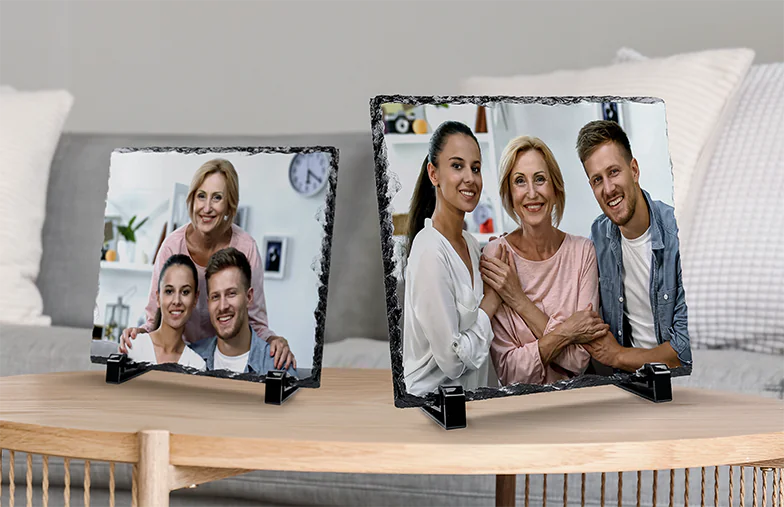 Pizarra de Foto de Piedra|Pizarra de piedra con foto familiar|vista lateral de la pizarra de piedra con bebé, mamá y papá|dos jóvenes impresos en una piedra|Regalo personalizado Piedra con imagen impresa||||||