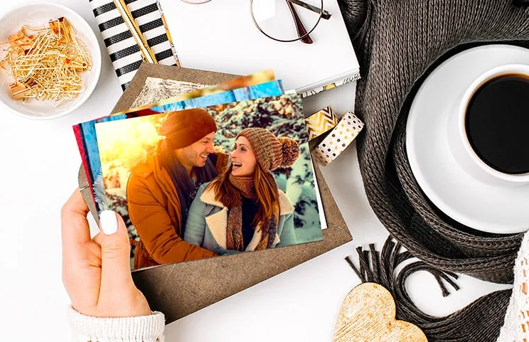 Pila de impresiones fotográficas personalizadas del servicio de impresión de fotos en línea de Printerpix