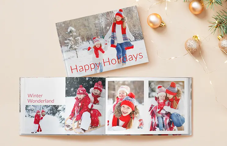 Álbum de fotos personalizado de Printerpix con tapa dura y fotos grandes de una pareja mayor