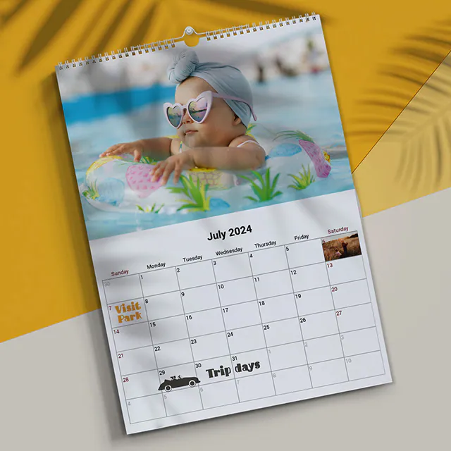 Calendario de fotos 2020 personalizado para colgar en la pared por Printerpix|Calendario de Pared Personalizado A3|Mujer escribiendo en calendario de pared personalizado A4 de printerpix con foto de tema navideño|Calendario de pared 2020 A3 colgado con diseño de foto personalizado por printerpix|Pareja romántica en la sala de estar con calendario de pared 2020 personalizado con foto de propuesta|Fotos de perros en calendario de fotos de diseño personalizado colgado en la pared|||||