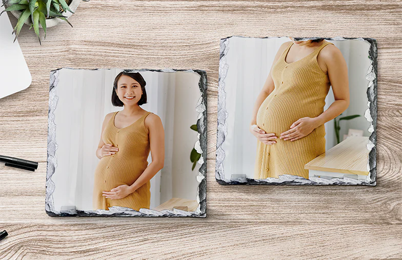 Pizarra de Foto de Piedra|Pizarra de piedra con foto familiar|vista lateral de la pizarra de piedra con bebé, mamá y papá|dos jóvenes impresos en una piedra|Regalo personalizado Piedra con imagen impresa||||||