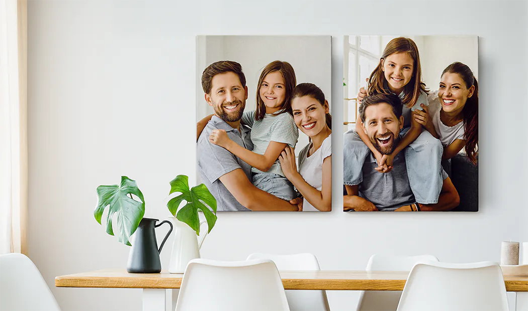 Impresiones en Lienzo Personalizadas de Printerpix|Impresión en lienzo collage de dos amigas encantadas|tamaños de impresión en lienzo|madre besando cariñosamente a su pequeño hijo en impresión en lienzo|pared de galería de impresiones en lienzo|Impresión en lienzo de una pareja disfrutando de sus vacaciones|||||