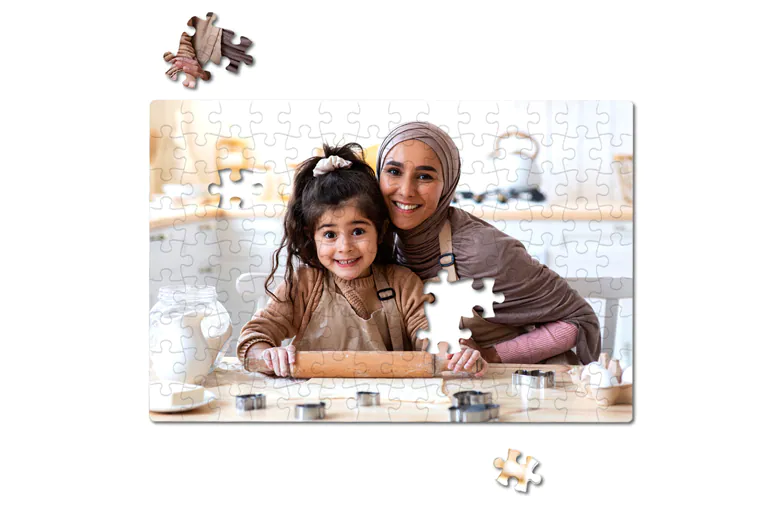 Puzzle personalizado: Mamá e hija cocinando, sonrisas y rodillo cubierto de harina. ¡Un recuerdo único!