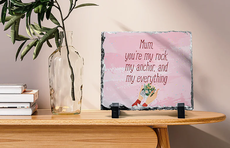 Pizarra de Foto de Piedra|Pizarra de piedra con foto familiar|vista lateral de la pizarra de piedra con bebé, mamá y papá|dos jóvenes impresos en una piedra|Regalo personalizado Piedra con imagen impresa||||||