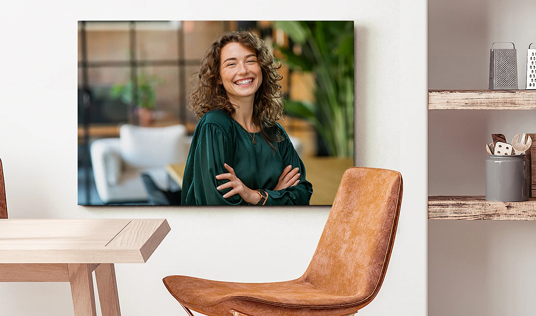 Impresiones en Lienzo Personalizadas por Printerpix|Impresiones en Lienzo|tamaños de impresión en lienzo|madre besando cariñosamente a su pequeño hijo en impresión en lienzo|pared de galería de impresiones en lienzo|Impresión en lienzo de una pareja disfrutando de sus vacaciones|||||