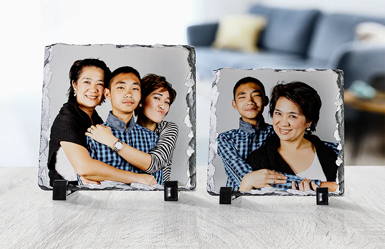 Pizarra de Foto de Piedra|Pizarra de piedra con foto familiar|vista lateral de la pizarra de piedra con bebé, mamá y papá|dos jóvenes impresos en una piedra|Regalo personalizado Piedra con imagen impresa||||||