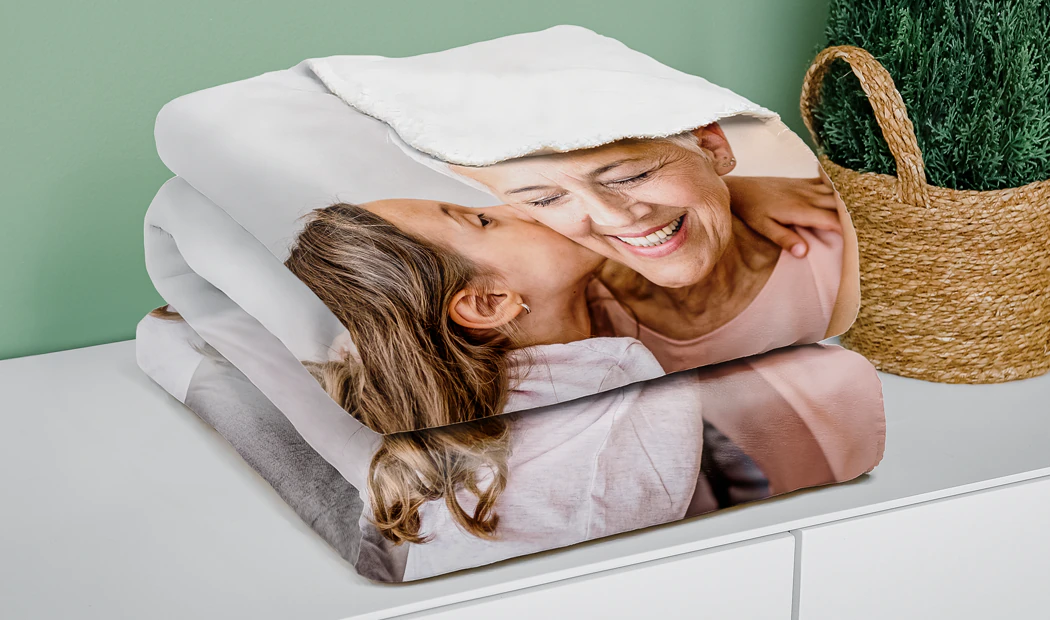 Manta de foto grande en cama doble con foto de niña