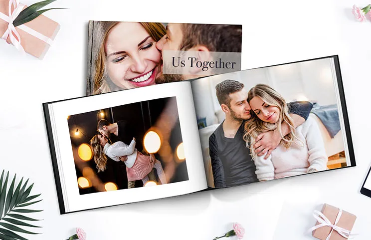 Libro de álbum de fotos personalizado con imágenes románticas de una pareja y portada de foto