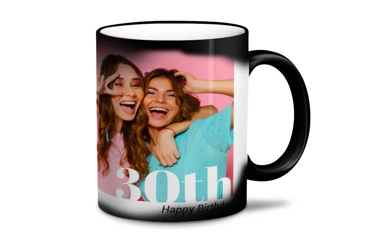 Primer plano de la taza mágica