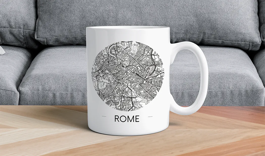 Taza de foto personalizada con imagen de bebé gateando con un mono de animal