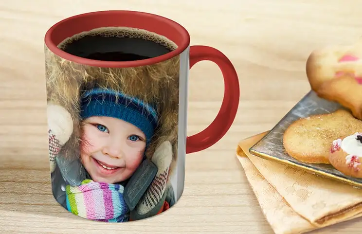 Café en taza de foto roja personalizada con foto de niño